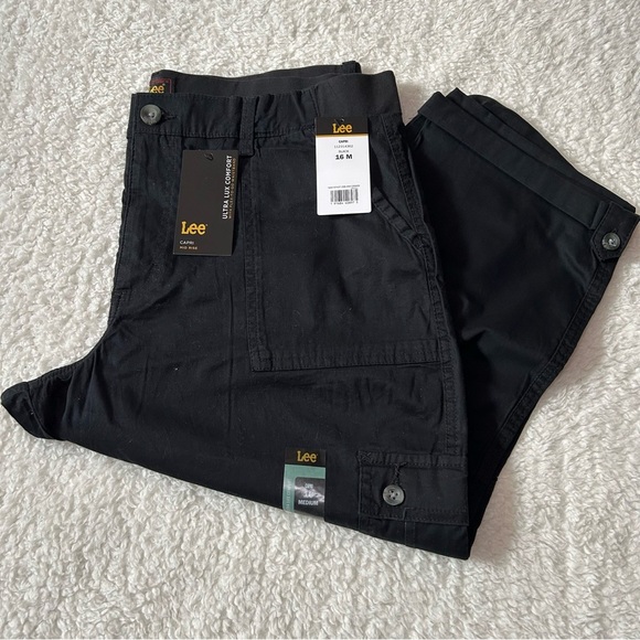 Lee Pants - Lee Women’s Capris Mid Rise 16M Black NWT